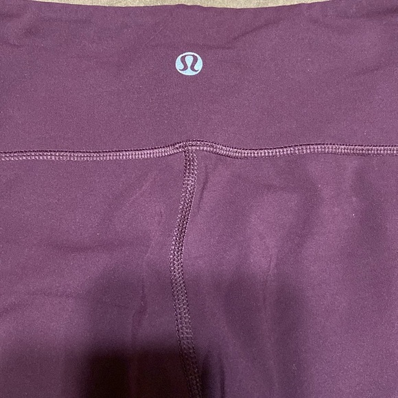 Lululemon Burgundy Leggings Capri Size 6 - Picture 2 of 3